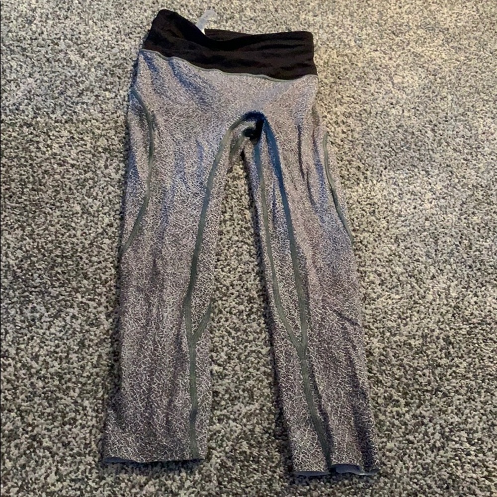 NWOT. Lululemon leggings. Size 2.